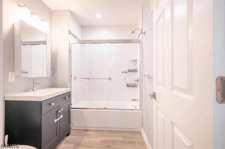 Property listing MLS 4049255 photo 17