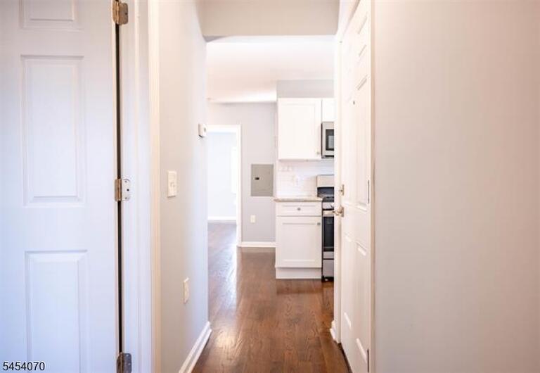 Property listing MLS 4049255 photo 9