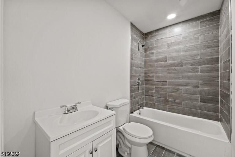 Property listing MLS 4049264 photo 10