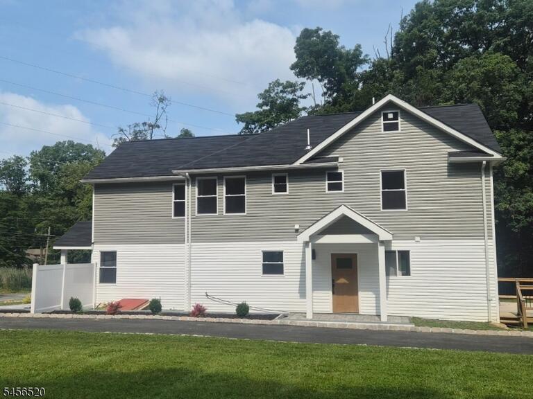 Property listing MLS 4049268 photo 1