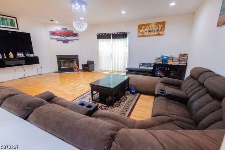 Property listing MLS 4049270 photo 11