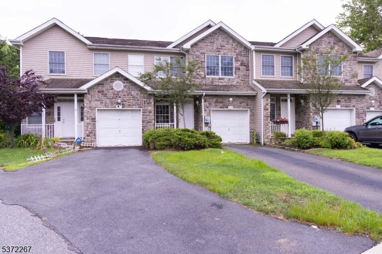 Property listing MLS 4049270 photo 2
