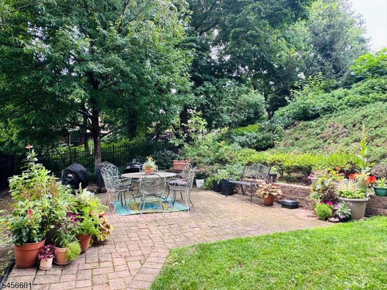 Property listing MLS 4049273 photo 14