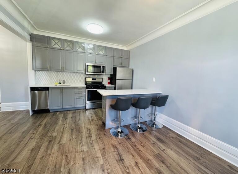 Property listing MLS 4049273 photo 4