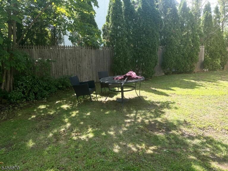 Property listing MLS 4049276 photo 3