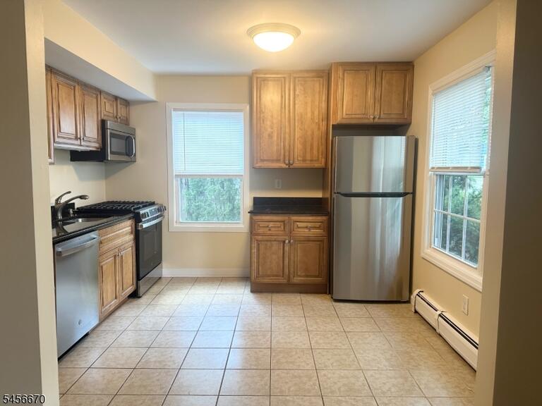 Property listing MLS 4049276 photo 4