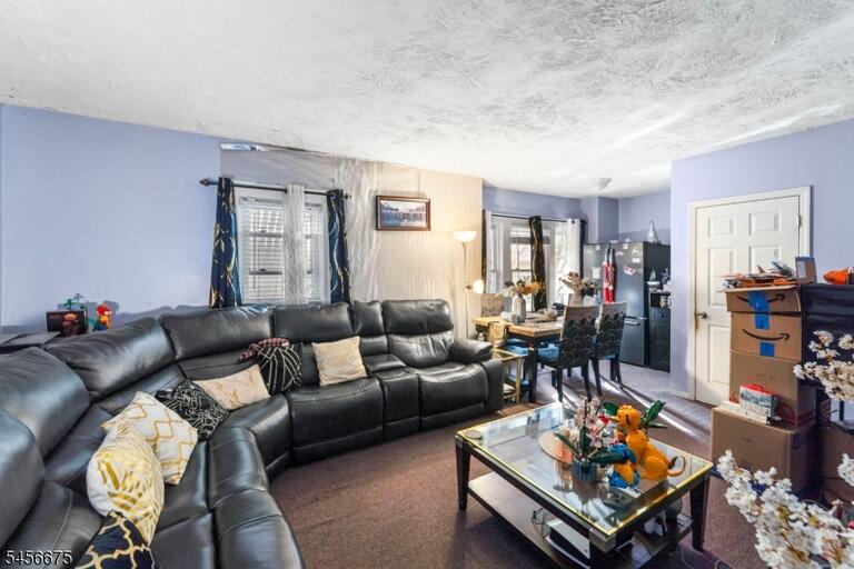 Property listing MLS 4049280 photo 4