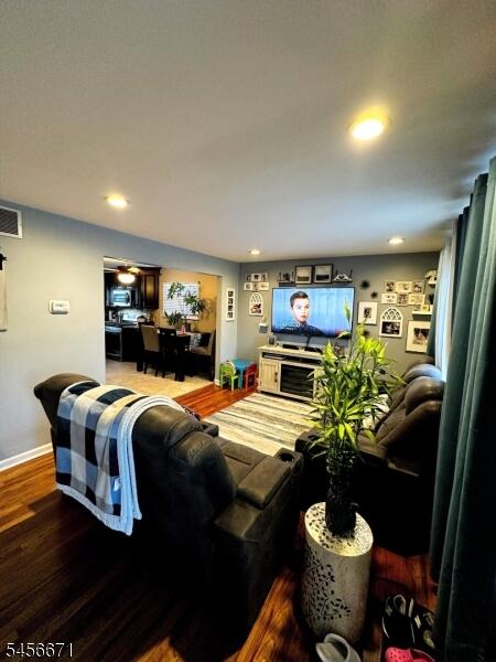 Property listing MLS 4049282 photo 4