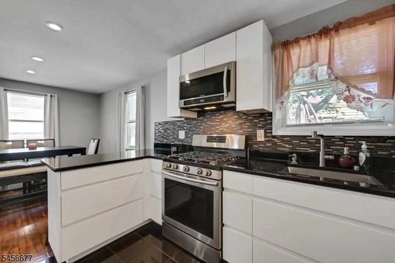 Property listing MLS 4049284 photo 9