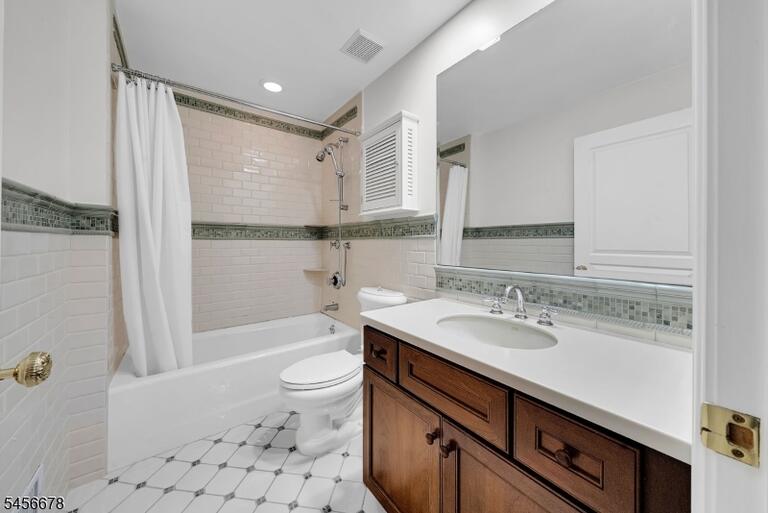 Property listing MLS 4049292 photo 37