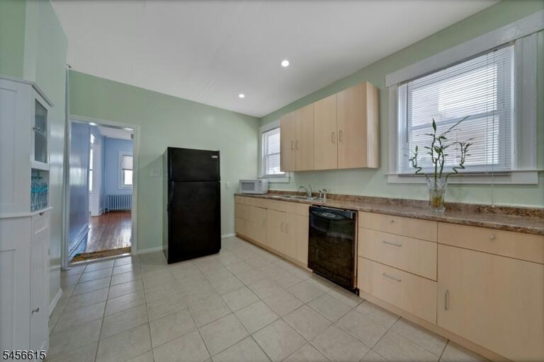 Property listing MLS 4049300 photo 9