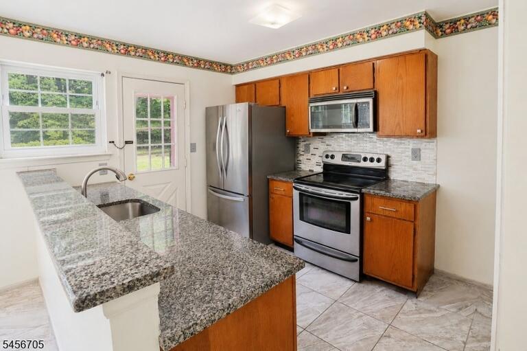 Property listing MLS 4049304 photo 15