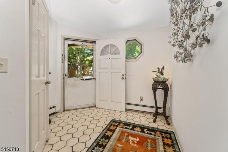 Property listing MLS 4049312 photo 9