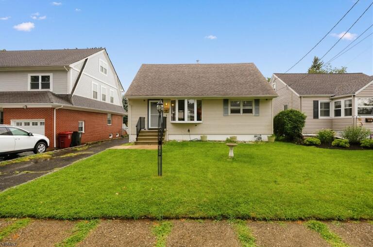 Property listing MLS 4049322 photo 1