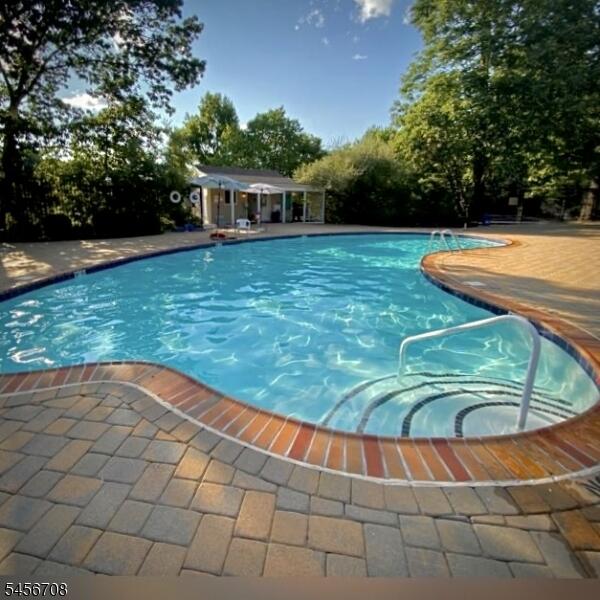 Property listing MLS 4049326 photo 32