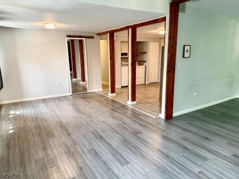 Property listing MLS 4049326 photo 4
