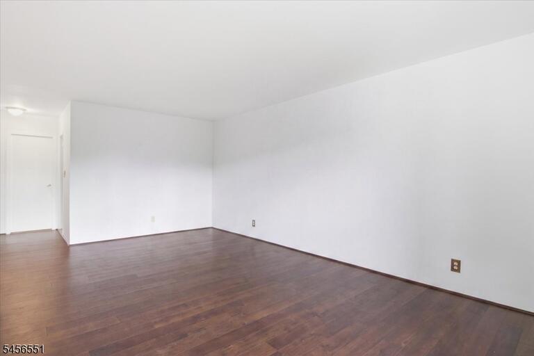 Property listing MLS 4049335 photo 38