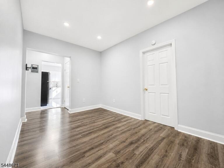 Property listing MLS 4049353 photo 4