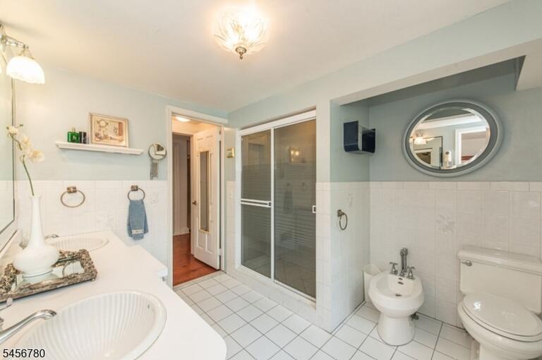 Property listing MLS 4049359 photo 22