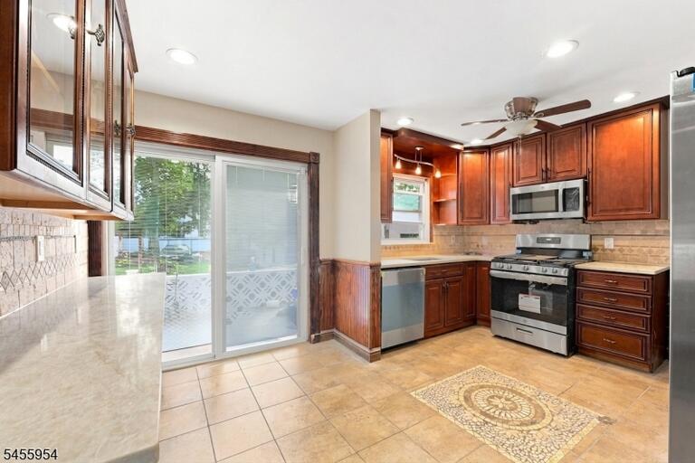 Property listing MLS 4049364 photo 11