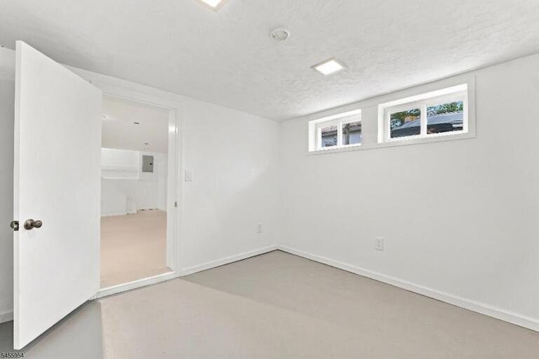 Property listing MLS 4049364 photo 12