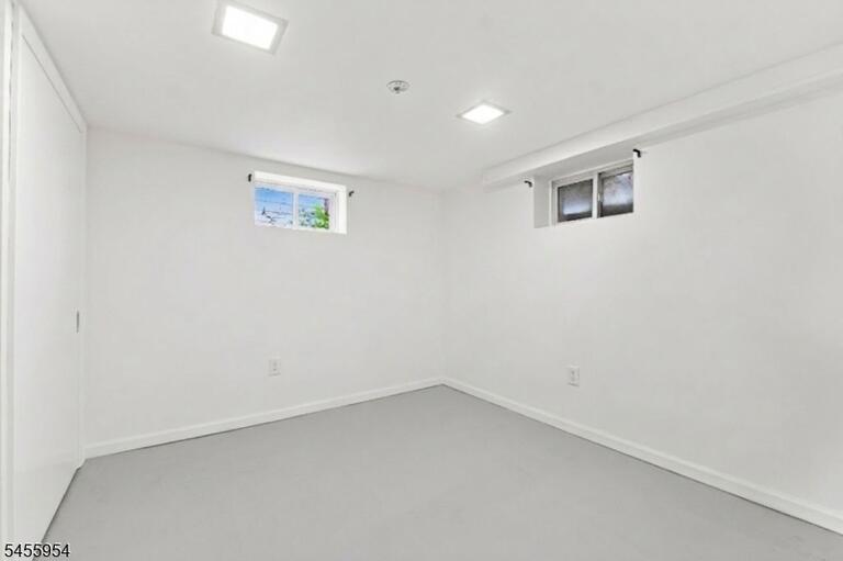 Property listing MLS 4049364 photo 14