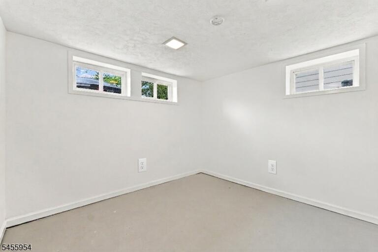 Property listing MLS 4049364 photo 15