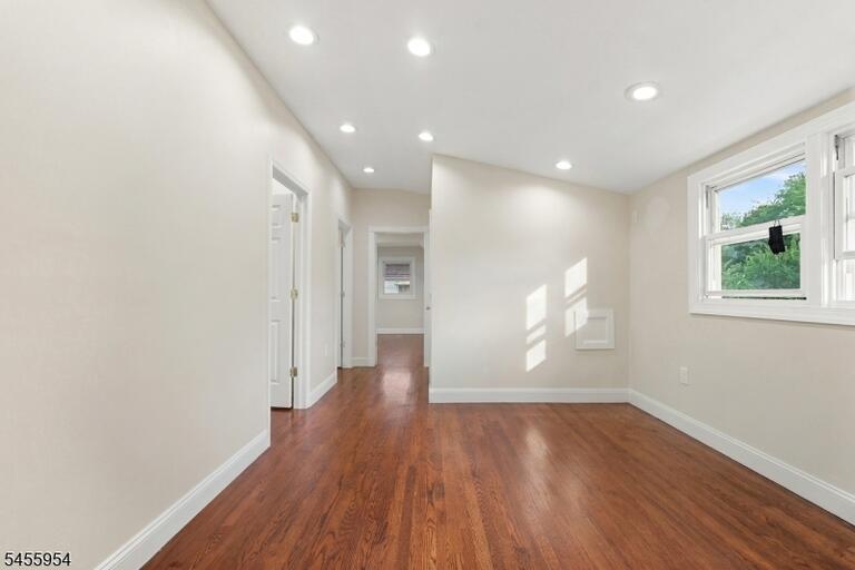Property listing MLS 4049364 photo 27