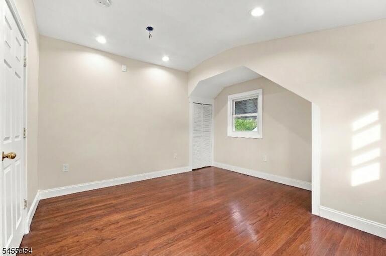 Property listing MLS 4049364 photo 28