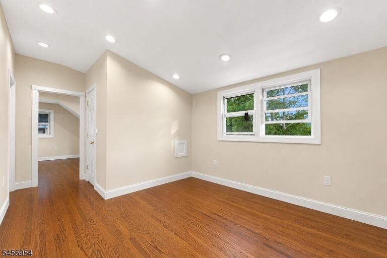 Property listing MLS 4049364 photo 3