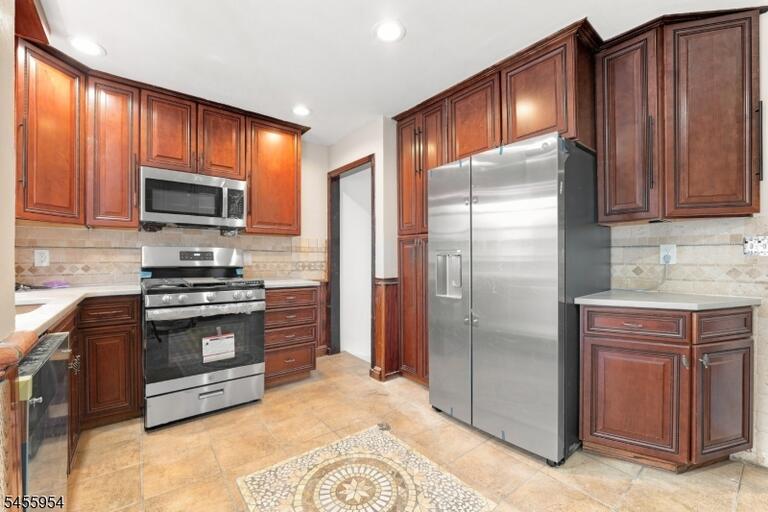 Property listing MLS 4049364 photo 31