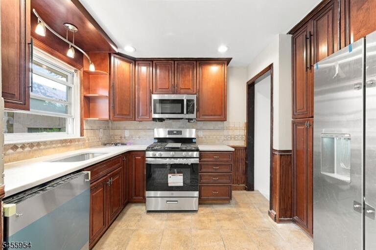Property listing MLS 4049364 photo 32