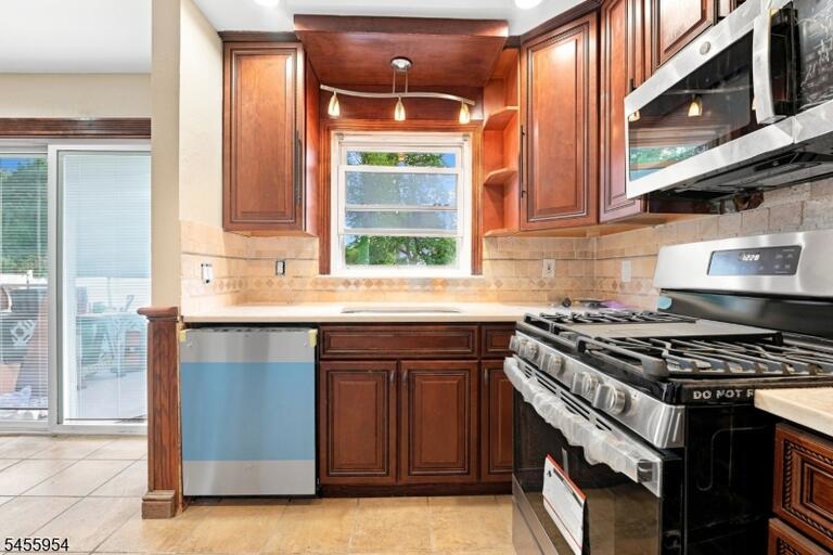Property listing MLS 4049364 photo 34