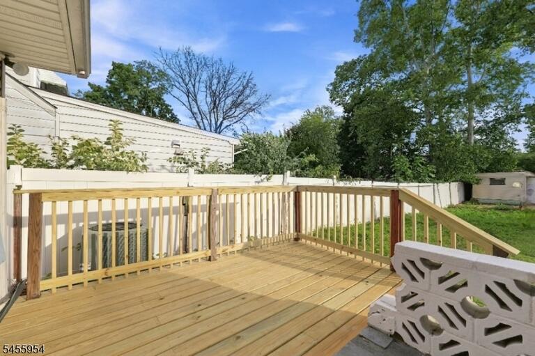 Property listing MLS 4049364 photo 9