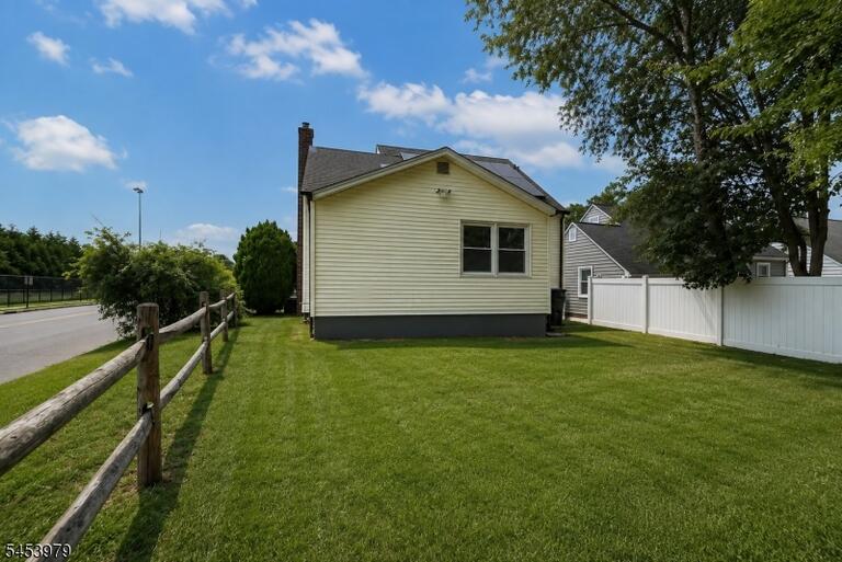 Property listing MLS 4049375 photo 25