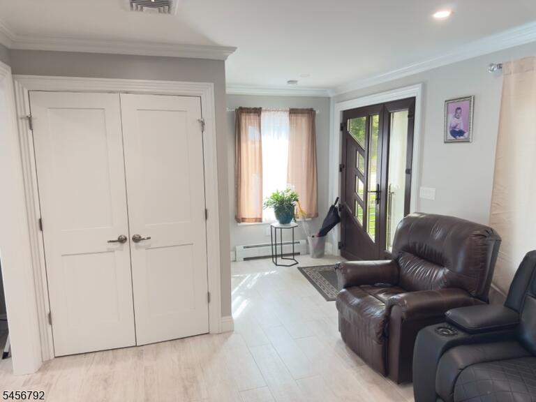 Property listing MLS 4049383 photo 2