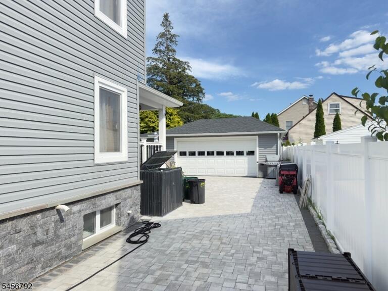 Property listing MLS 4049383 photo 24