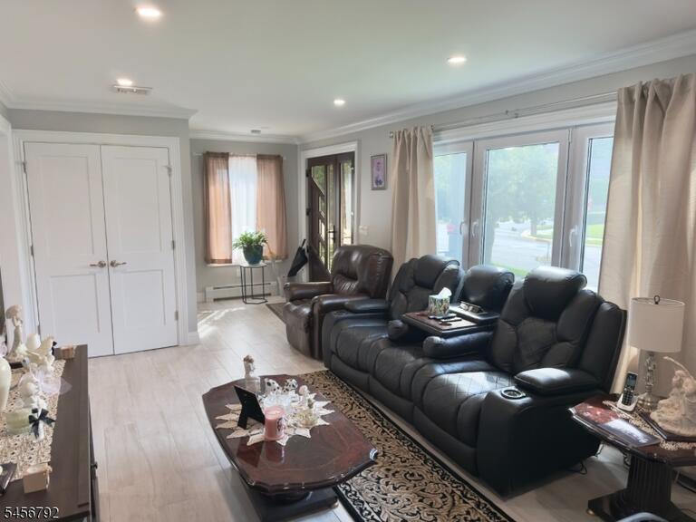 Property listing MLS 4049383 photo 3