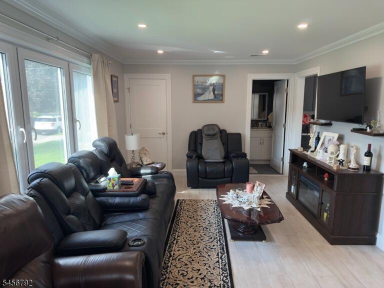 Property listing MLS 4049383 photo 6