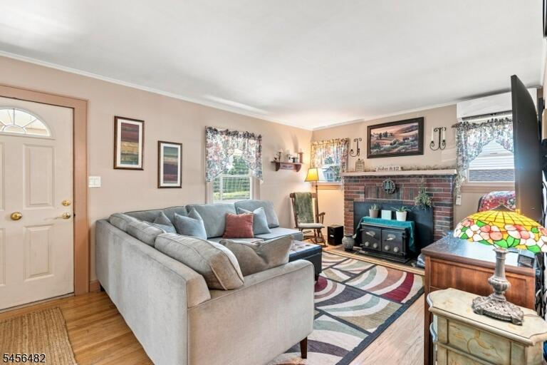 Property listing MLS 4049400 photo 5