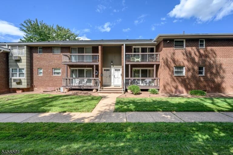 Property listing MLS 4049402 photo 1