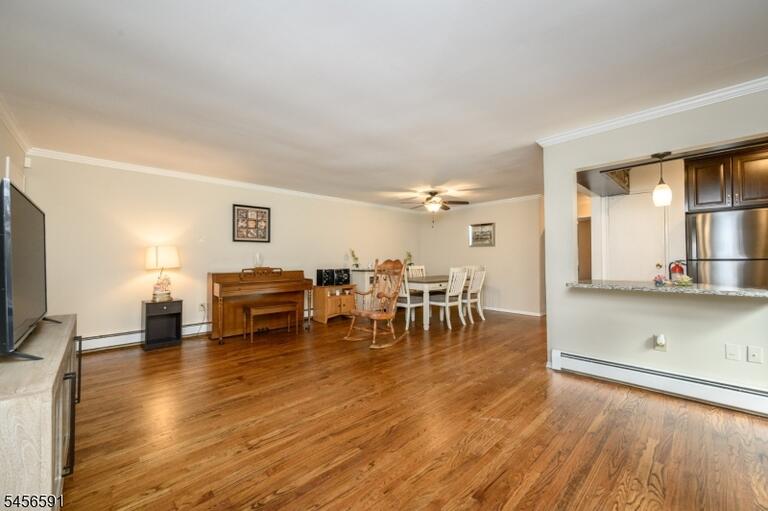 Property listing MLS 4049402 photo 5