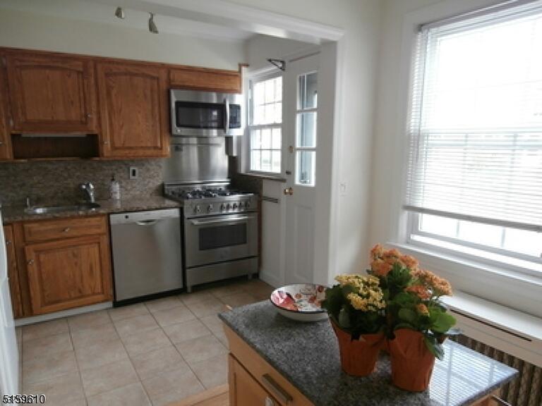 Property listing MLS 4049406 photo 5