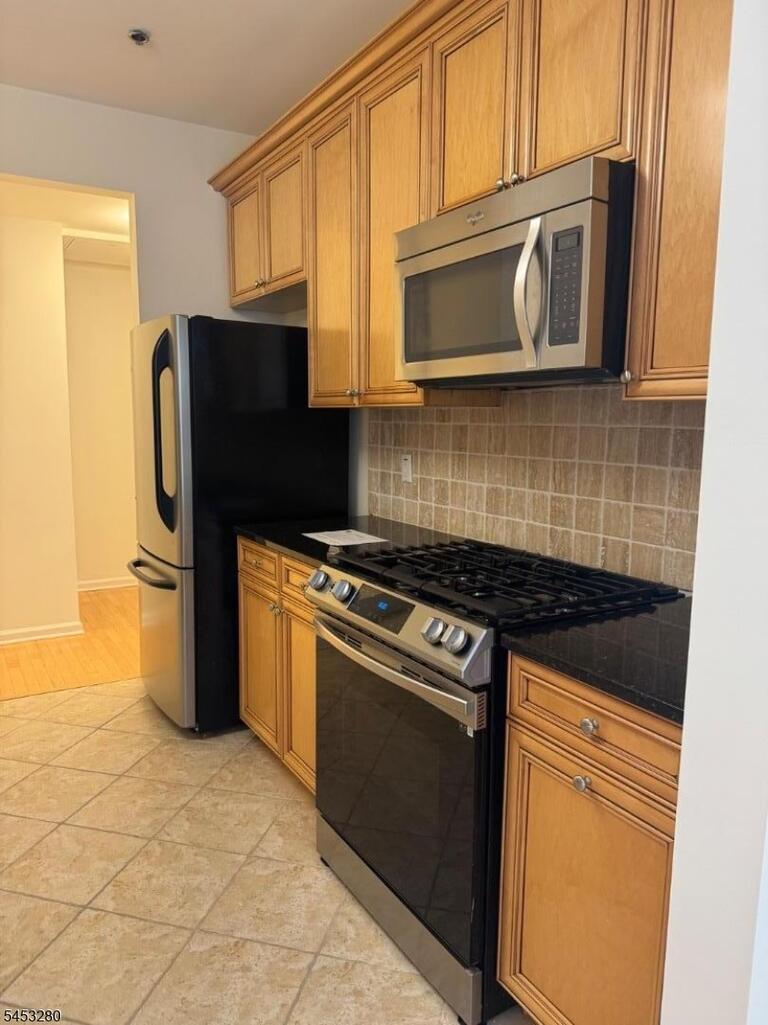 Property listing MLS 4049407 photo 1