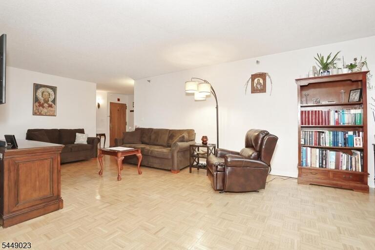 Property listing MLS 4049418 photo 10