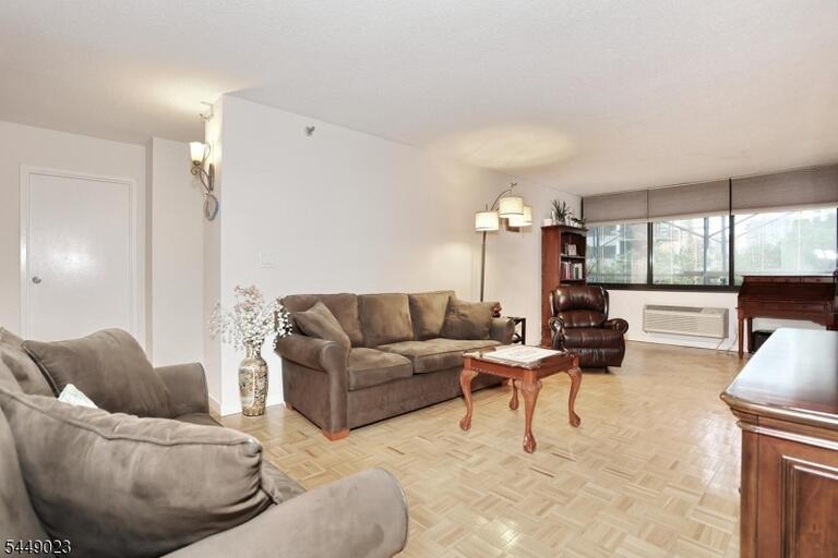 Property listing MLS 4049418 photo 11
