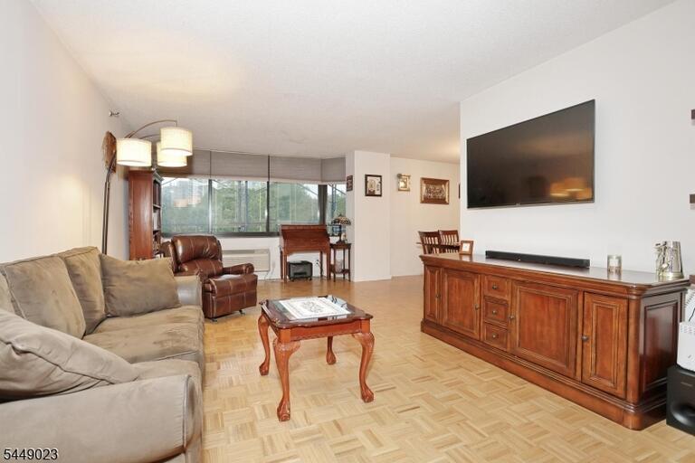Property listing MLS 4049418 photo 12