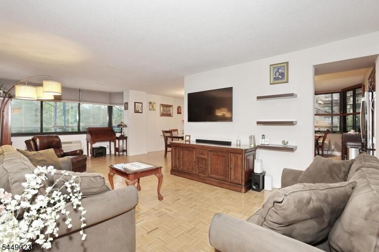 Property listing MLS 4049418 photo 13
