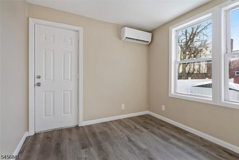 Property listing MLS 4049425 photo 11