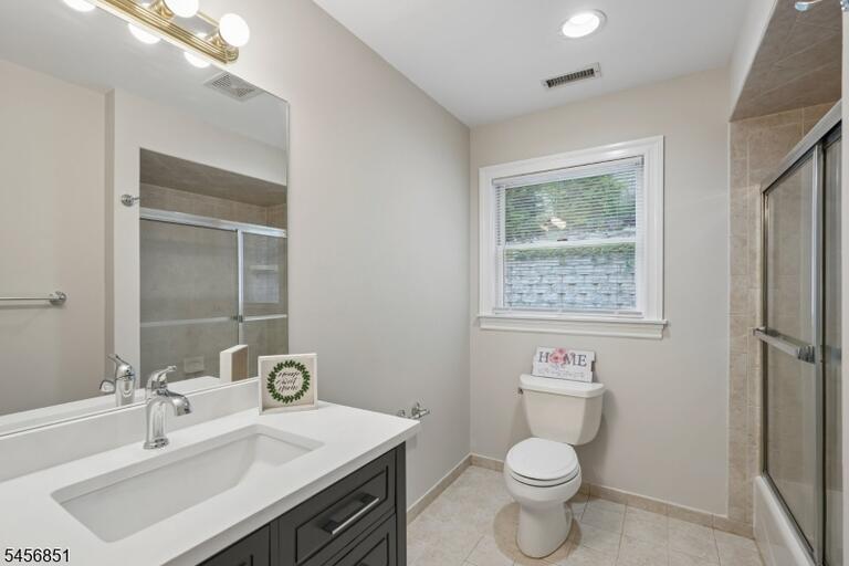 Property listing MLS 4049426 photo 12